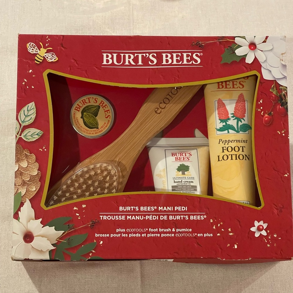 Mani Pedi kit by Burt’s Bees, NEW in box!
